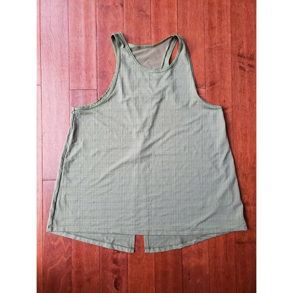The North Face Medium Womens Green Flowy Top EUC Textured Mesh Breathable Air